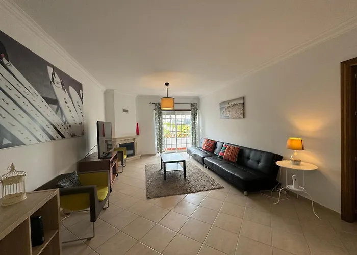 2 Διαμέρισμα *